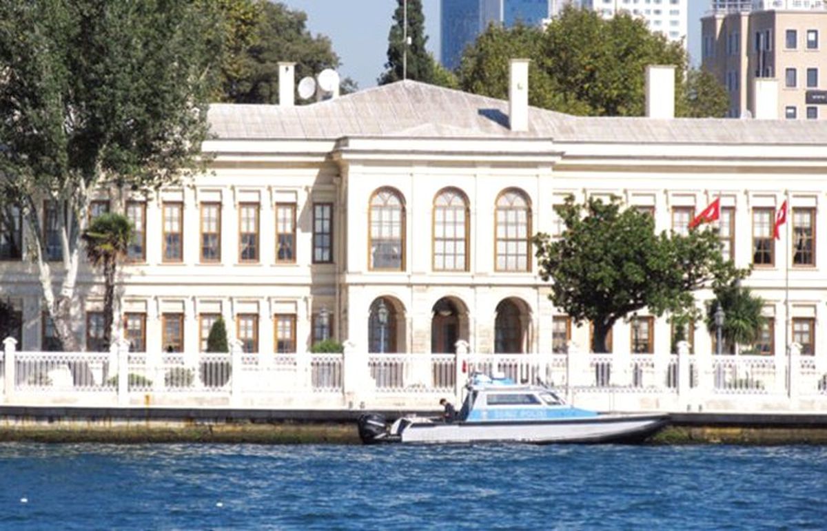 Dolmabahçe\'de seçim toplantısı