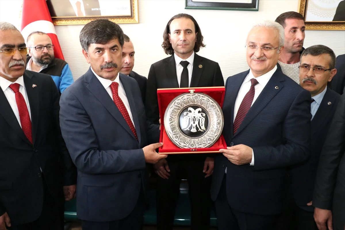 Erzincan Belediye Başkanı Aksun, Görevi Devraldı