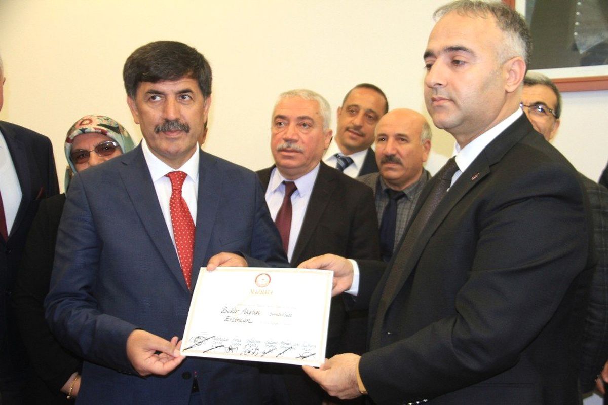 Erzincan\'da MHP\'li Başkan Bekir Aksun Dönemi Başladı