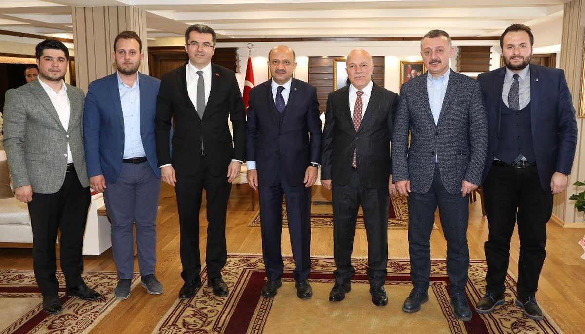 Eski Başbakan Yardımcısı Işık\'tan Başkan Sekmen\'e Hayırlı Olsun Ziyareti