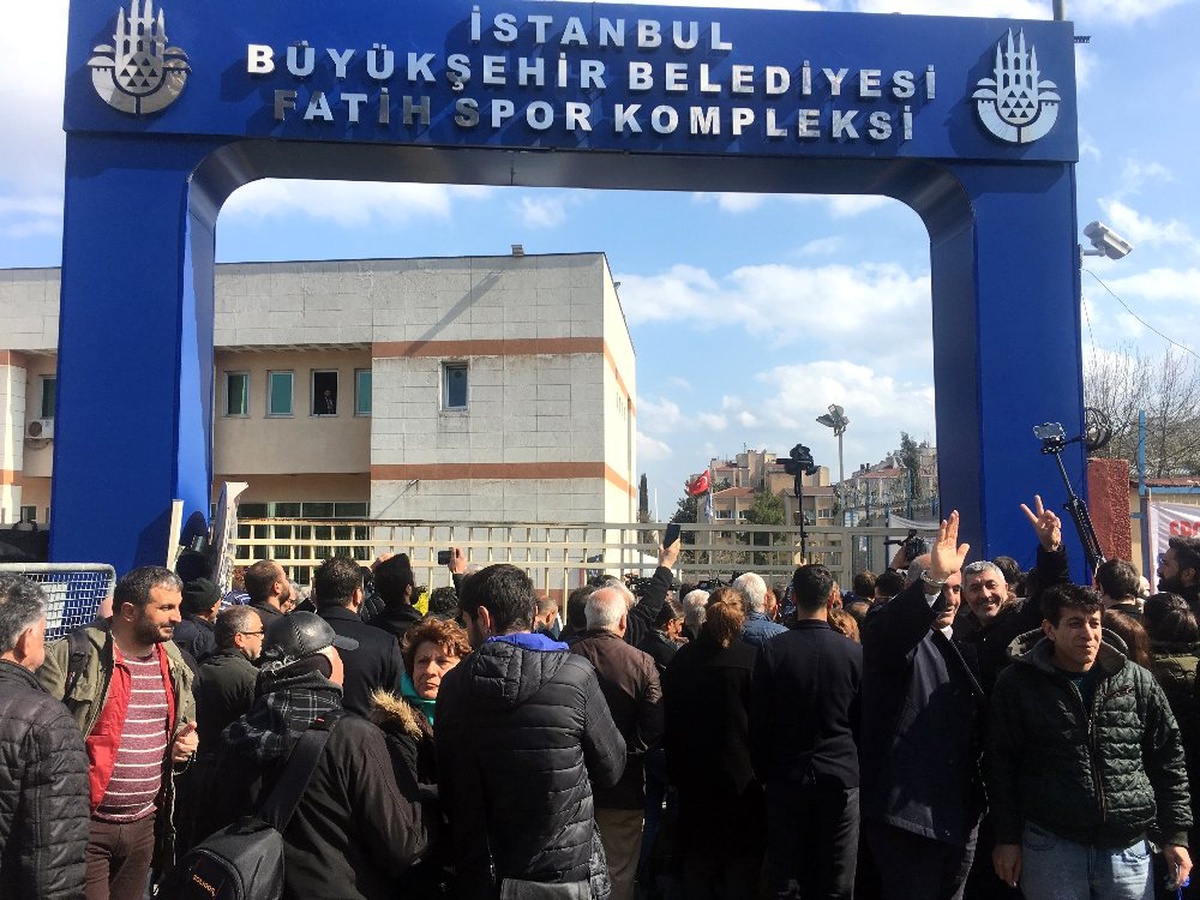 Fatih\'te Geçersiz Sayılan 7 Bin 618 Oyun Yeniden Sayımına Başlandı
