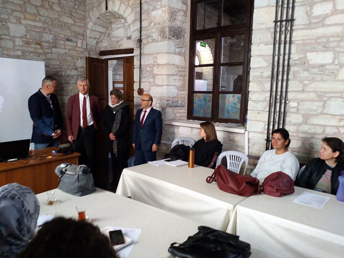 Foça\'da Uygulamalı Girişimcilik Eğitimleri Düzenleniyor