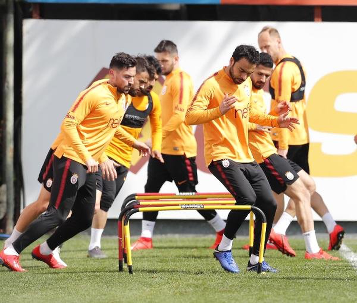 Galatasaray\'da Onyekuru Yenilenme İdmanı Yaptı