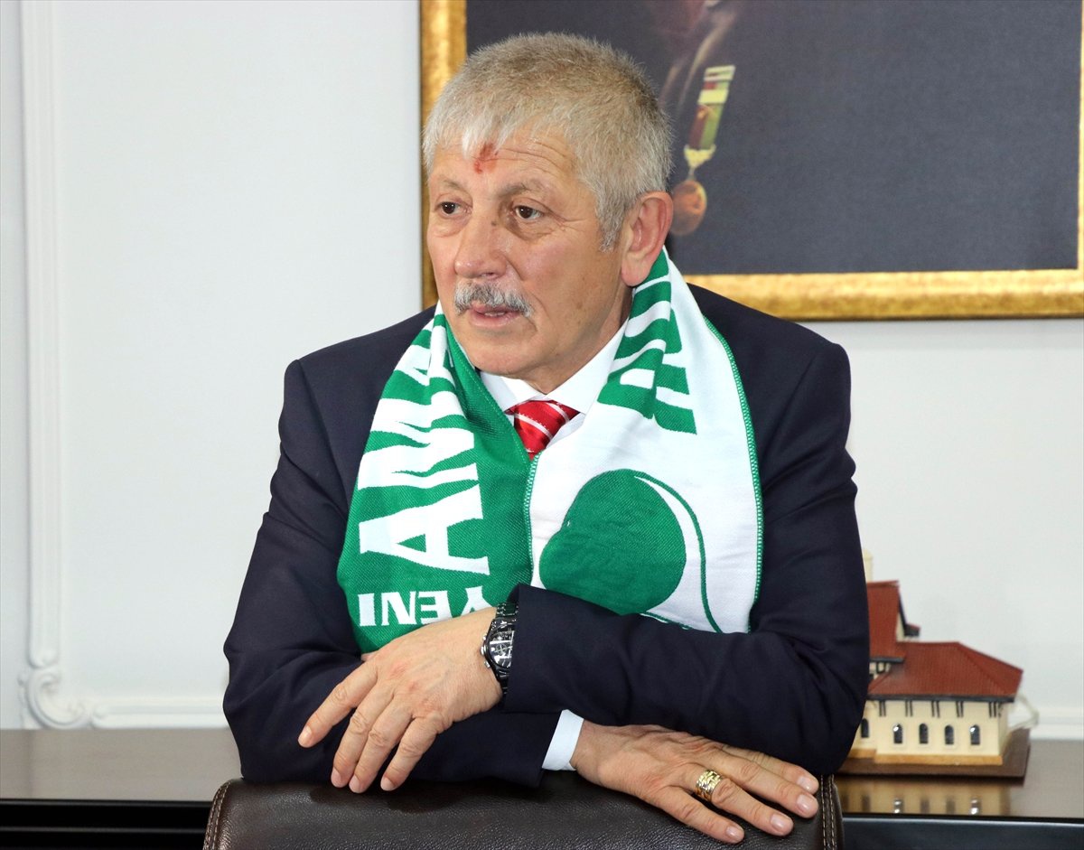 Göreve Başladığı Gün Makam Odasının Kapısını Söktürdü