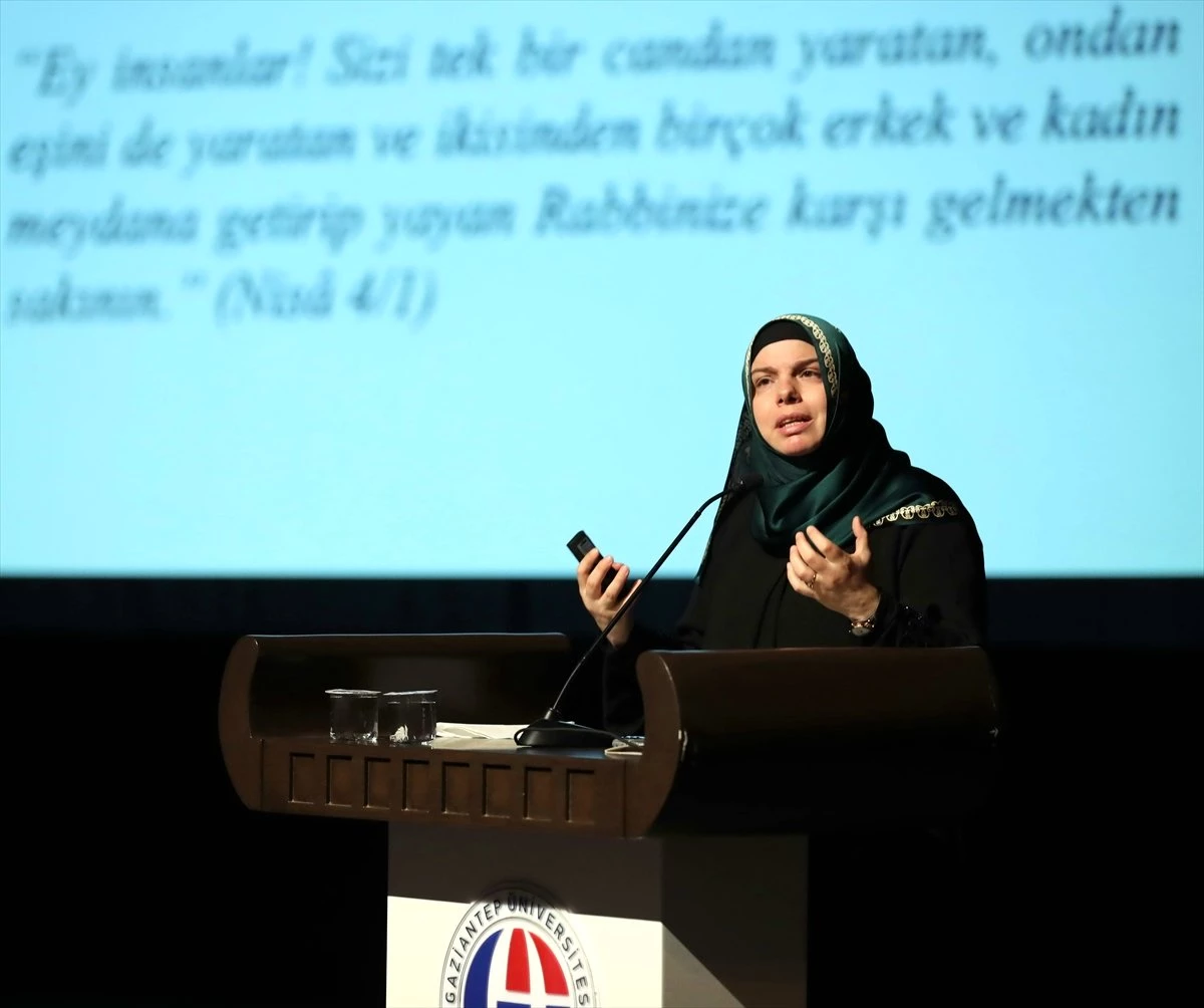 Hakları ve Saygınlığı ile İslam\'da Kadın" Konferansı