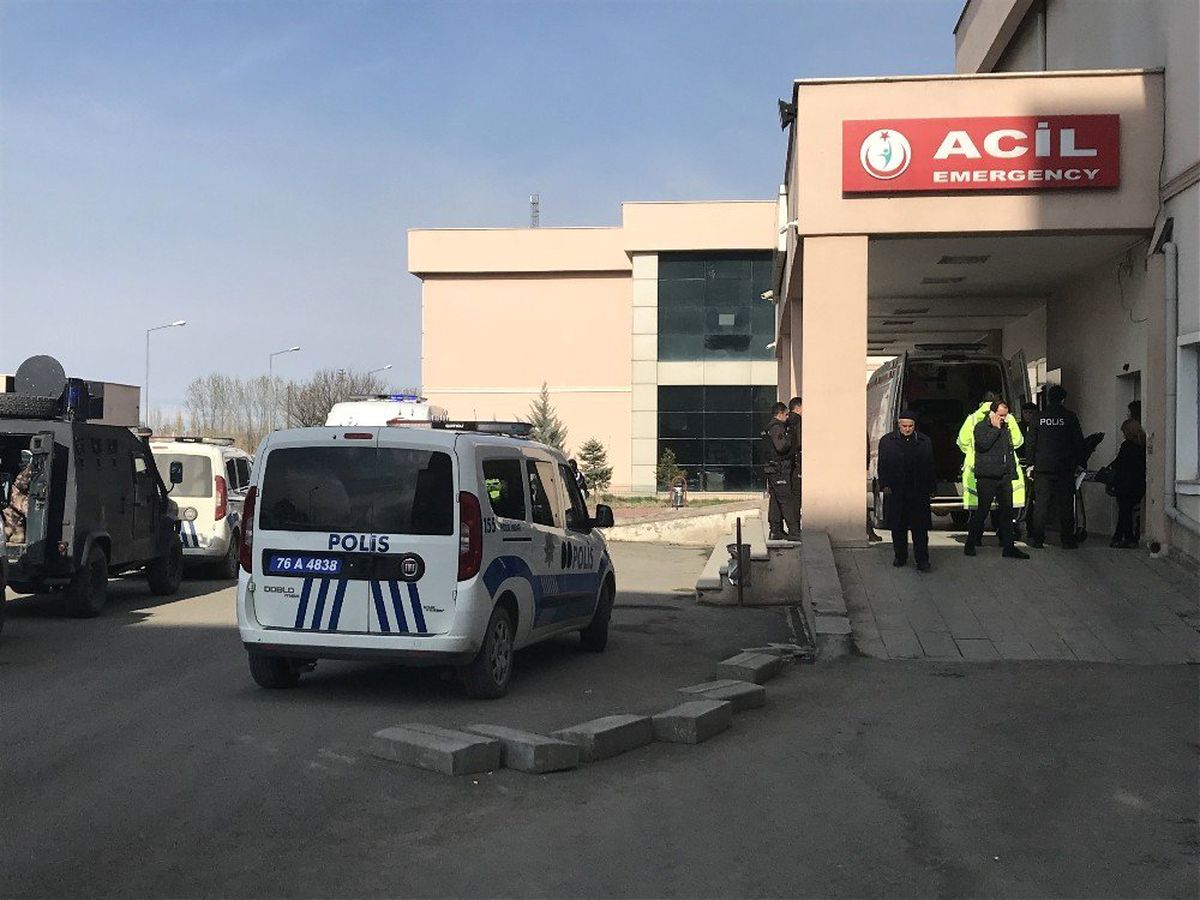 Iğdır\'da Muhtarlık Kavgası: 1\'i Ağır 4 Yaralı