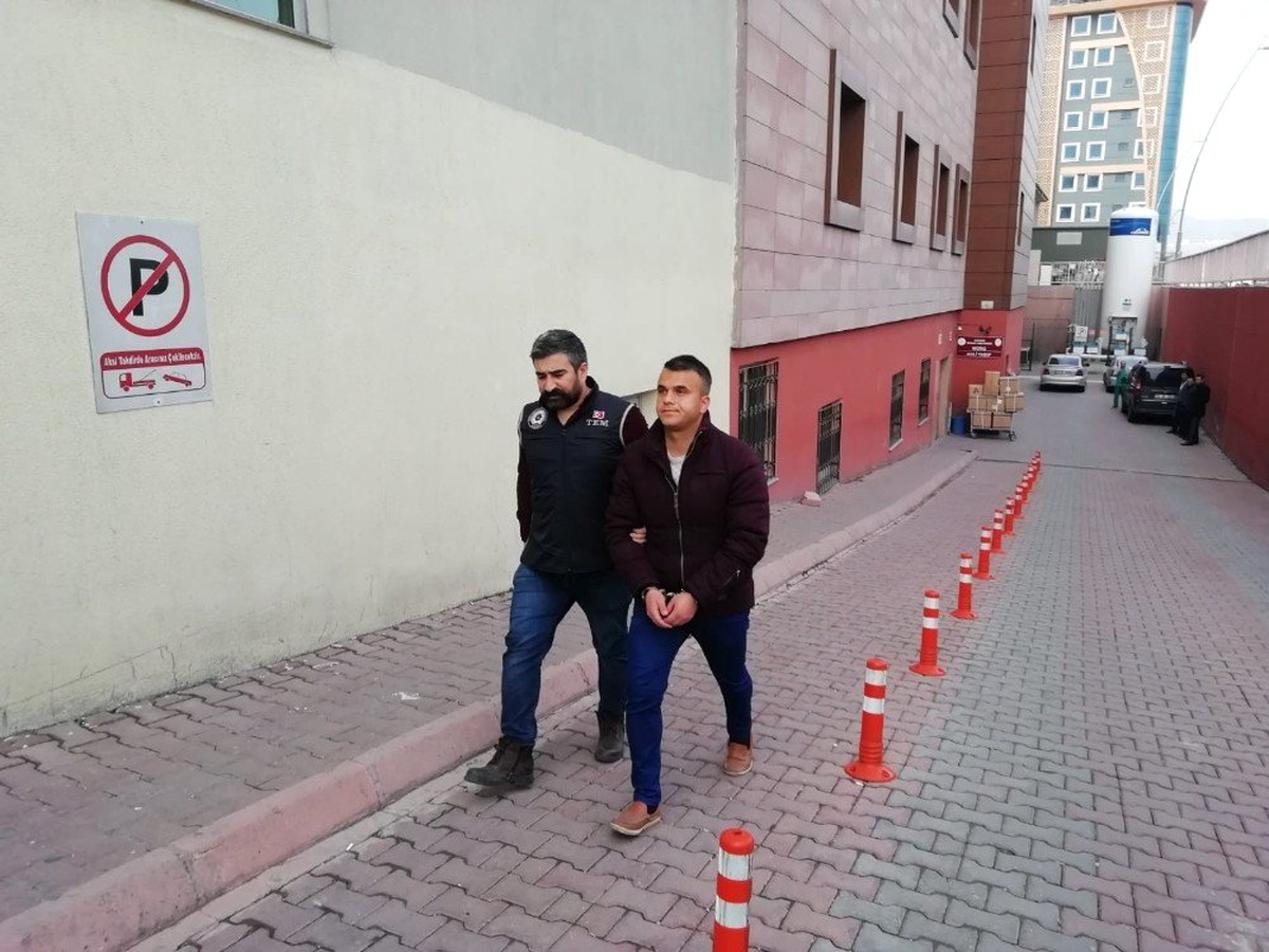 Kayseri\'de Fetö/pdy Operasyonu: 5 Gözaltı