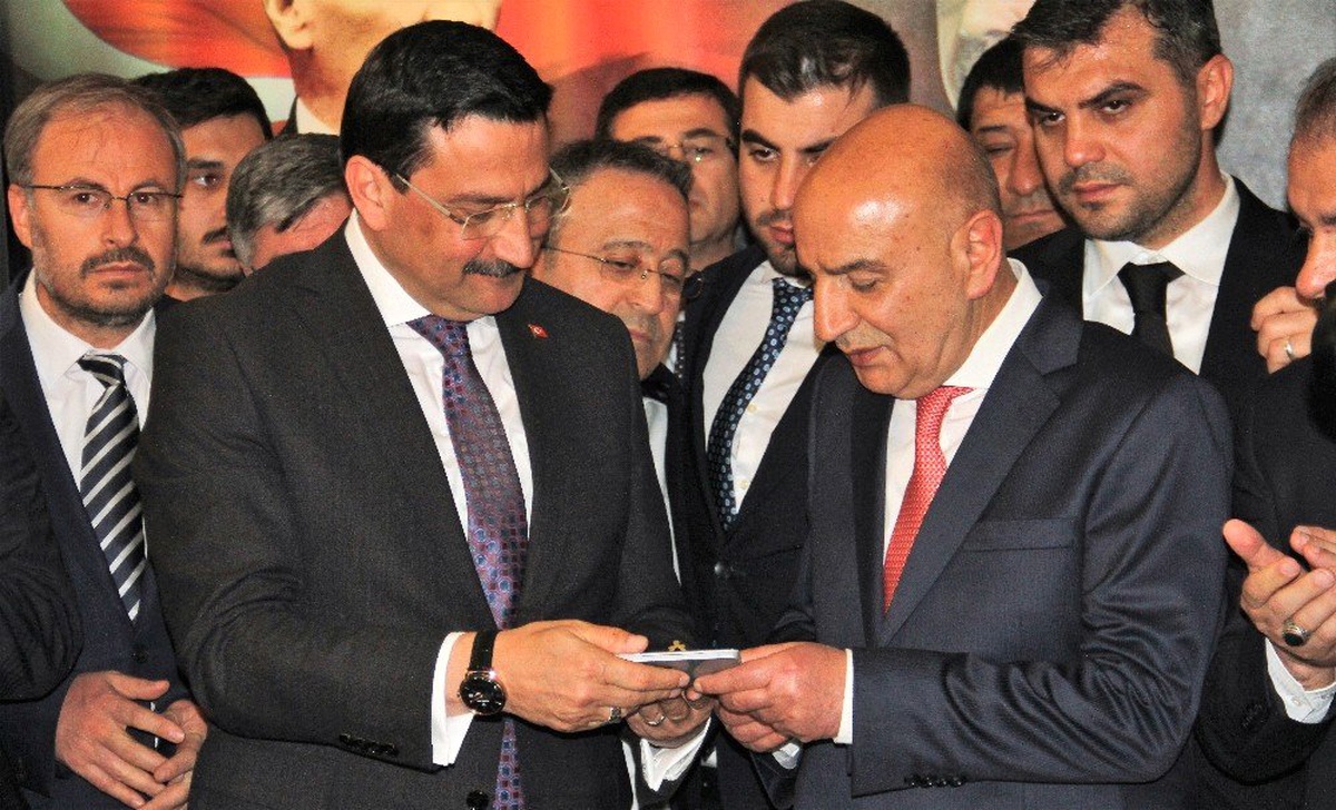 Keçiören\'in Yeni Belediye Başkanı Altınok Görevi Mustafa Ak\'tan Devraldı