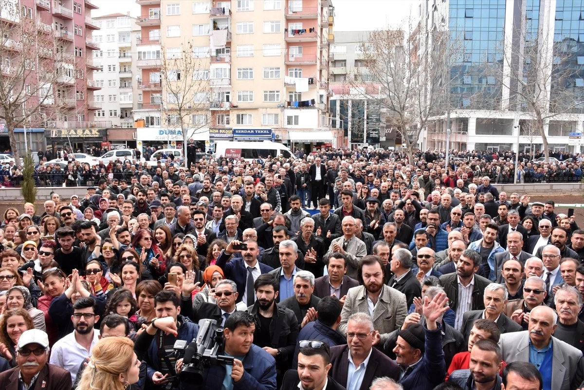 Kırşehir Belediye Başkanı Ekicioğlu Mazbatasını Aldı