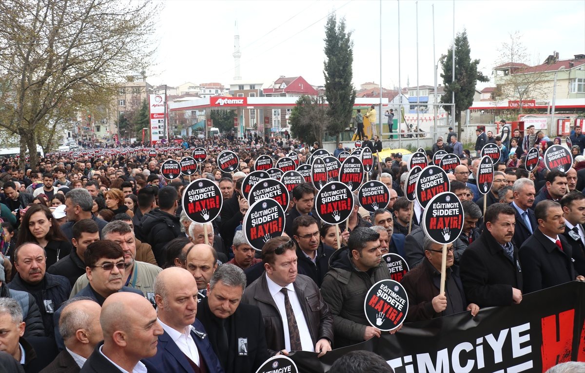 Kocaeli\'de "Eğitimciye Şiddete Hayır" Yürüyüşü