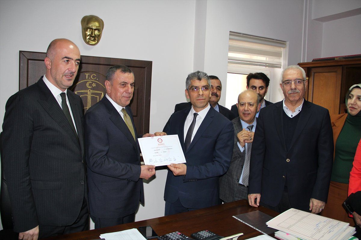 Midyat Belediye Başkanı Şahin, Mazbatasını Aldı