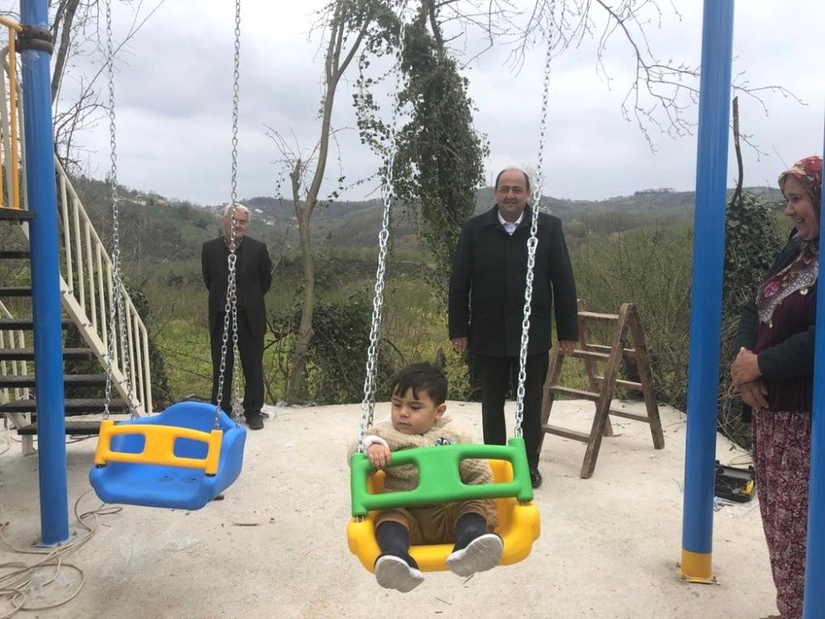 Muhtarın Söktüğü Park Yeniden Yapıldı