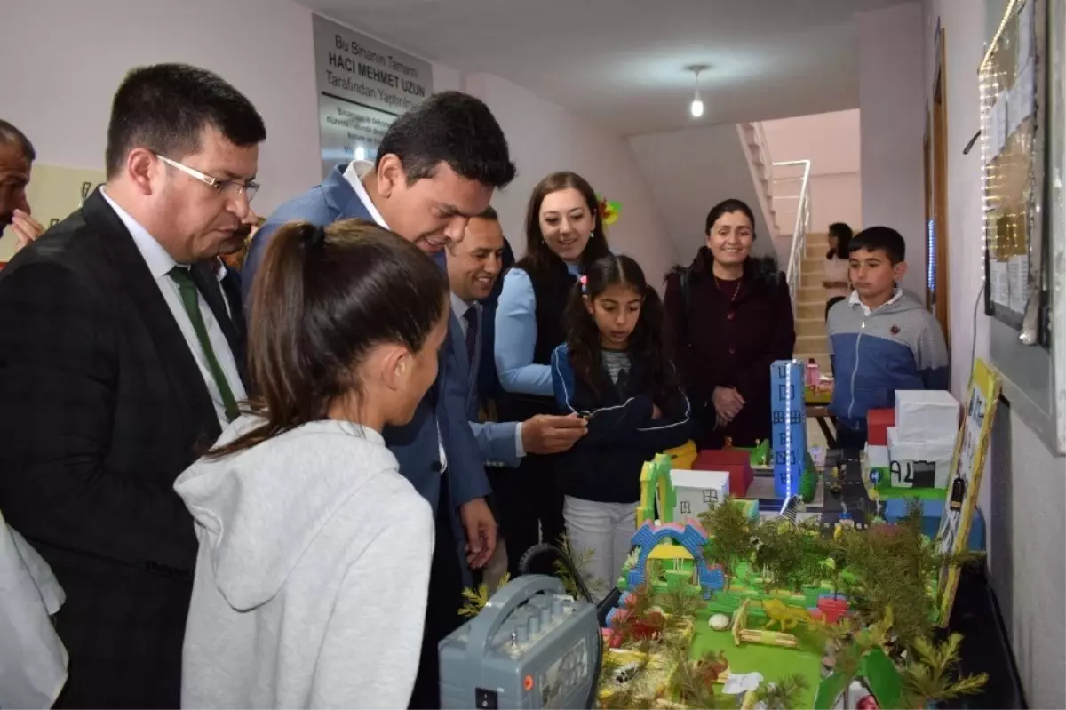 Öğrenciler Atık Malzemelerden Ders Materyali Yaptı