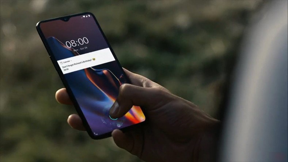 Oneplus 6t\'nin Ekran İçi Parmak İzi Tarayıcı Destekli İlk Custom Rom\'u Geliyor
