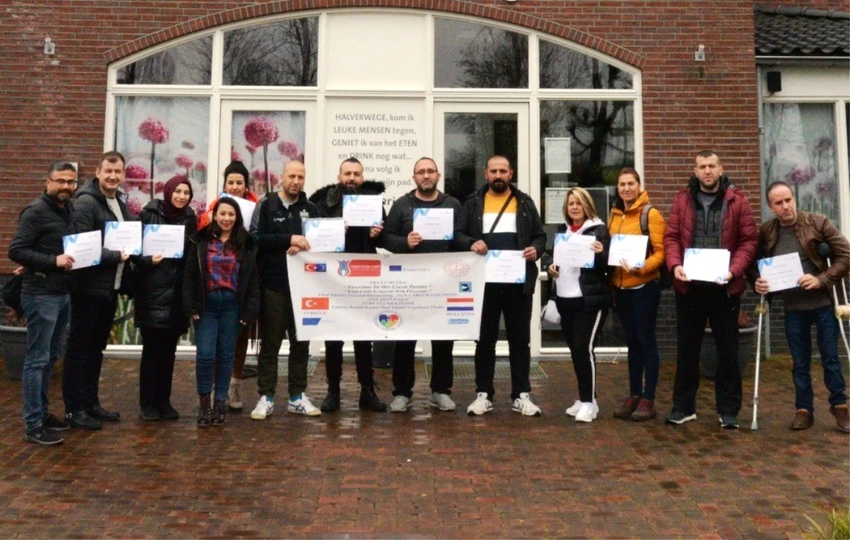 Özel Eğitim ve Uygulama Öğretmenleri Hollanda\'da Kursa Katıldı