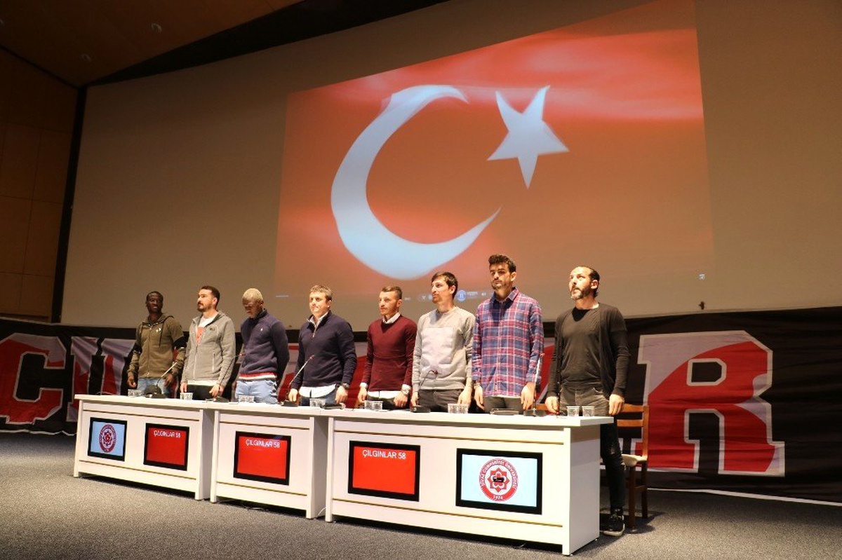 Sivassporlu Futbolcular Öğrencilerle Buluştu