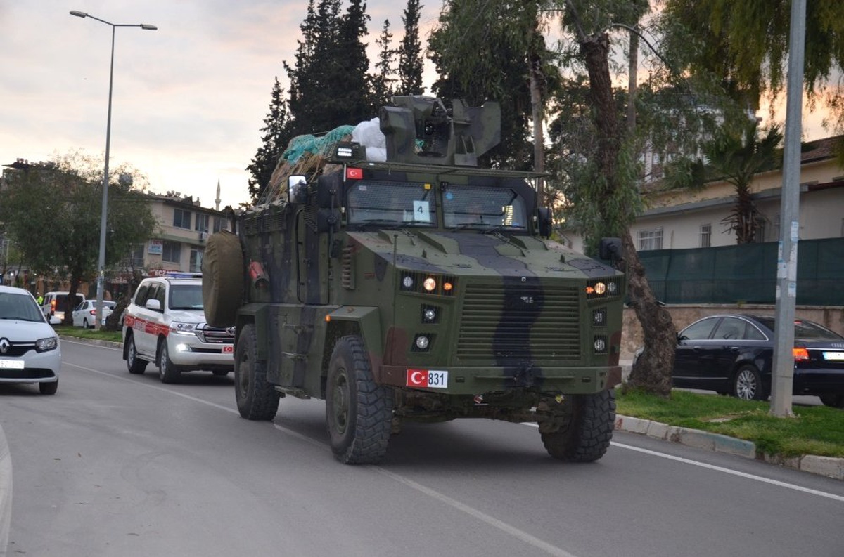 Suriye Sınırına Komando ve Zırhlı Araç Sevkiyatı