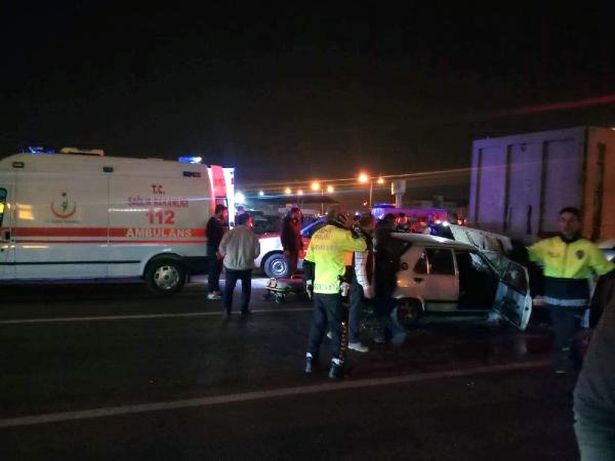 Tır\'a Arkadan Çarpan Otomobilin Sürücüsü Öldü