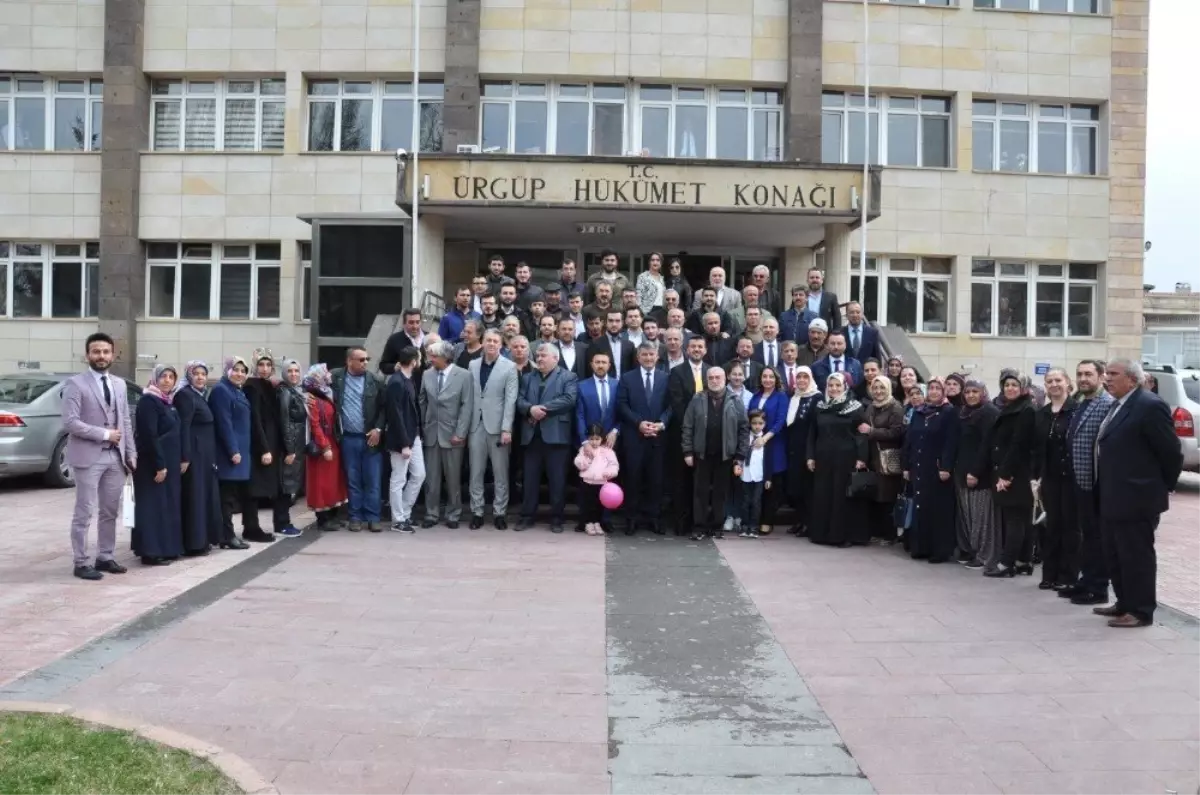 Ürgüp Belediye Başkanı Aktürk, Mazbatasını Alarak Göreve Başladı