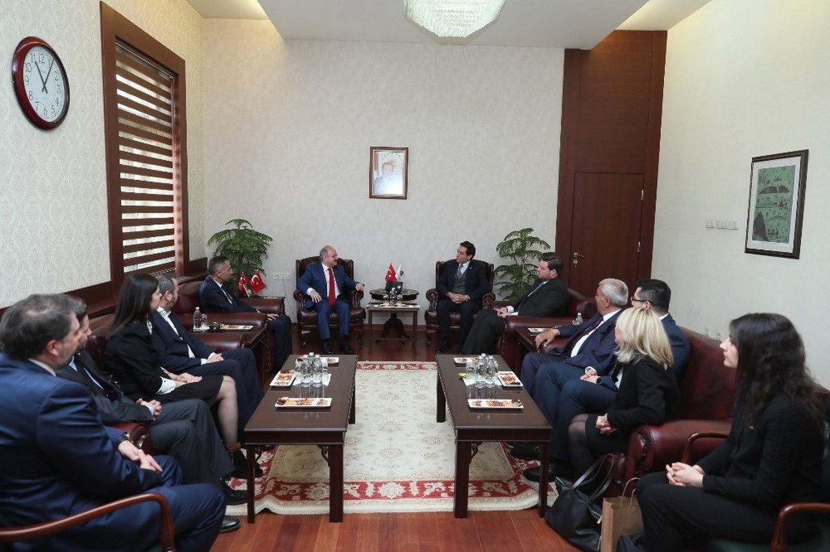 Vali Çakacak, Kızılay\'ın Yeni Yöneticilerini Kabul Etti