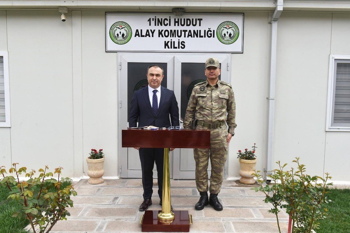 Vali Soytürk 1\'inci Hudut Alayını Ziyaret Etti