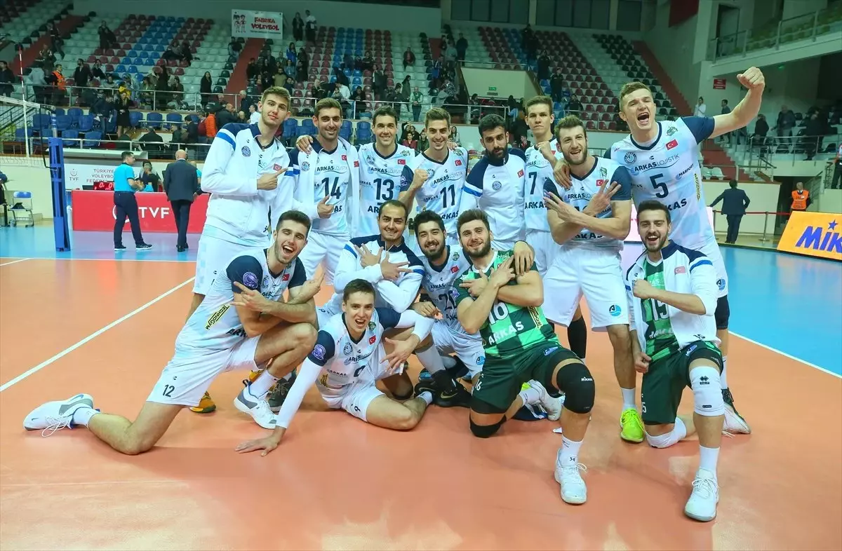 Voleybol: Efeler Ligi Play-off