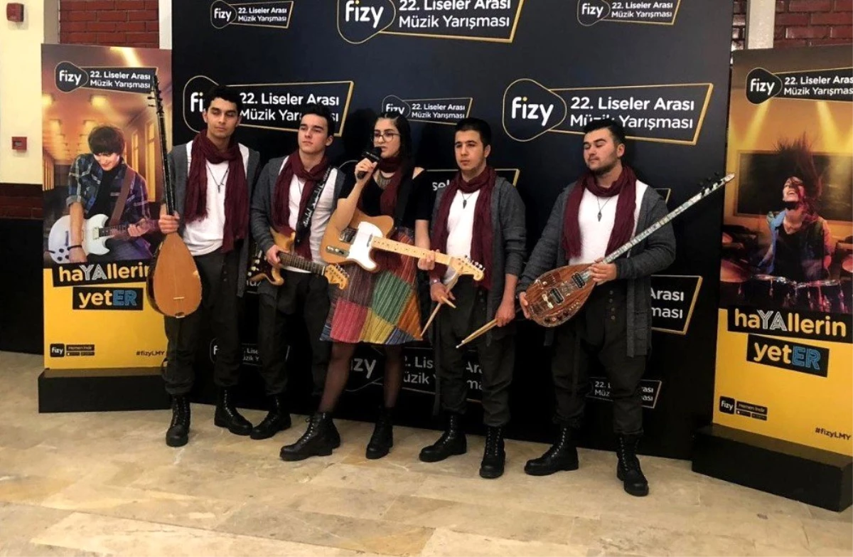 Adıyaman Fevzi Çakmak Anadolu Lisesi Müzik Yarışmasında Mücadele Ediyor