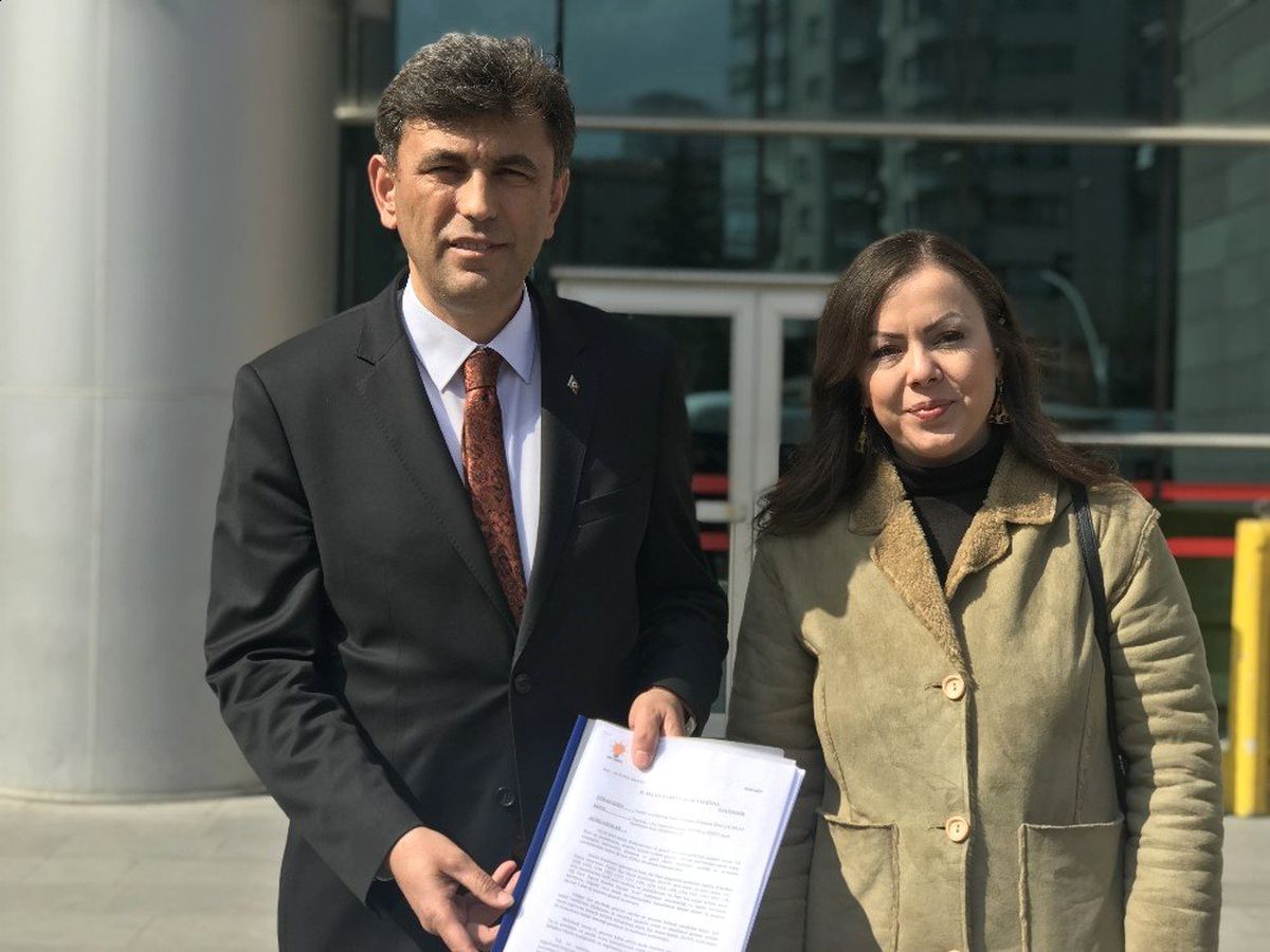 AK Parti\'de İtirazlar Devam Ediyor