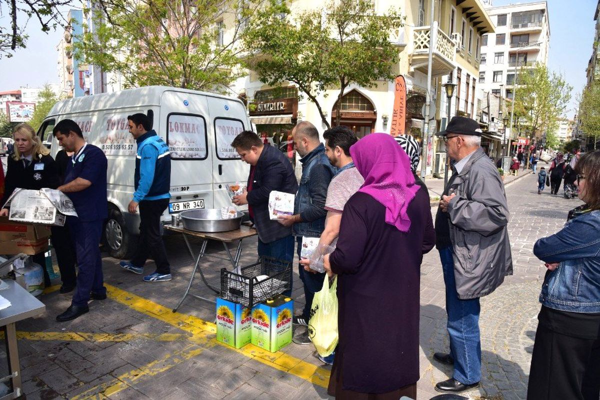 Alparslan Türkeş Manisa\'da Anıldı