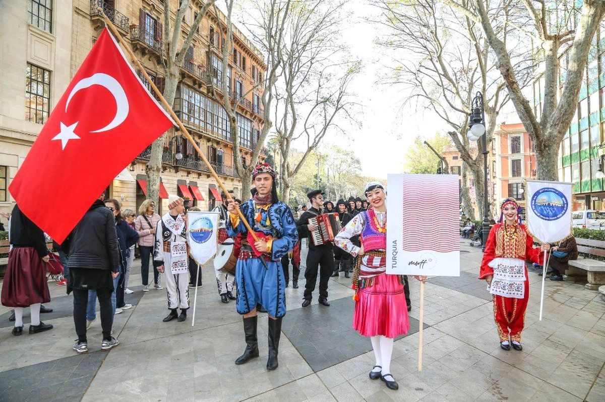 Altınköprü İspanya\'da Türkiye\'yi Temsil Ediyor