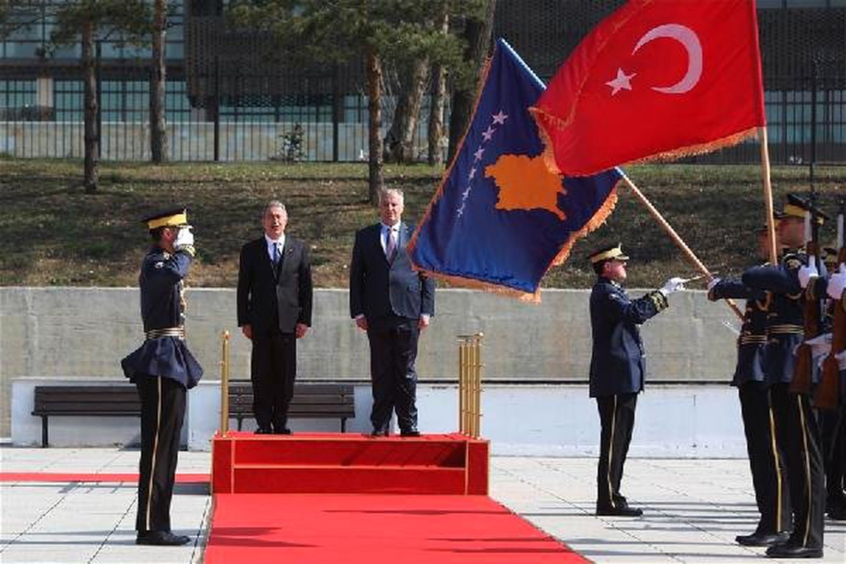 Bakan Akar, Kosova\'da Askerî Törenle Karşılandı