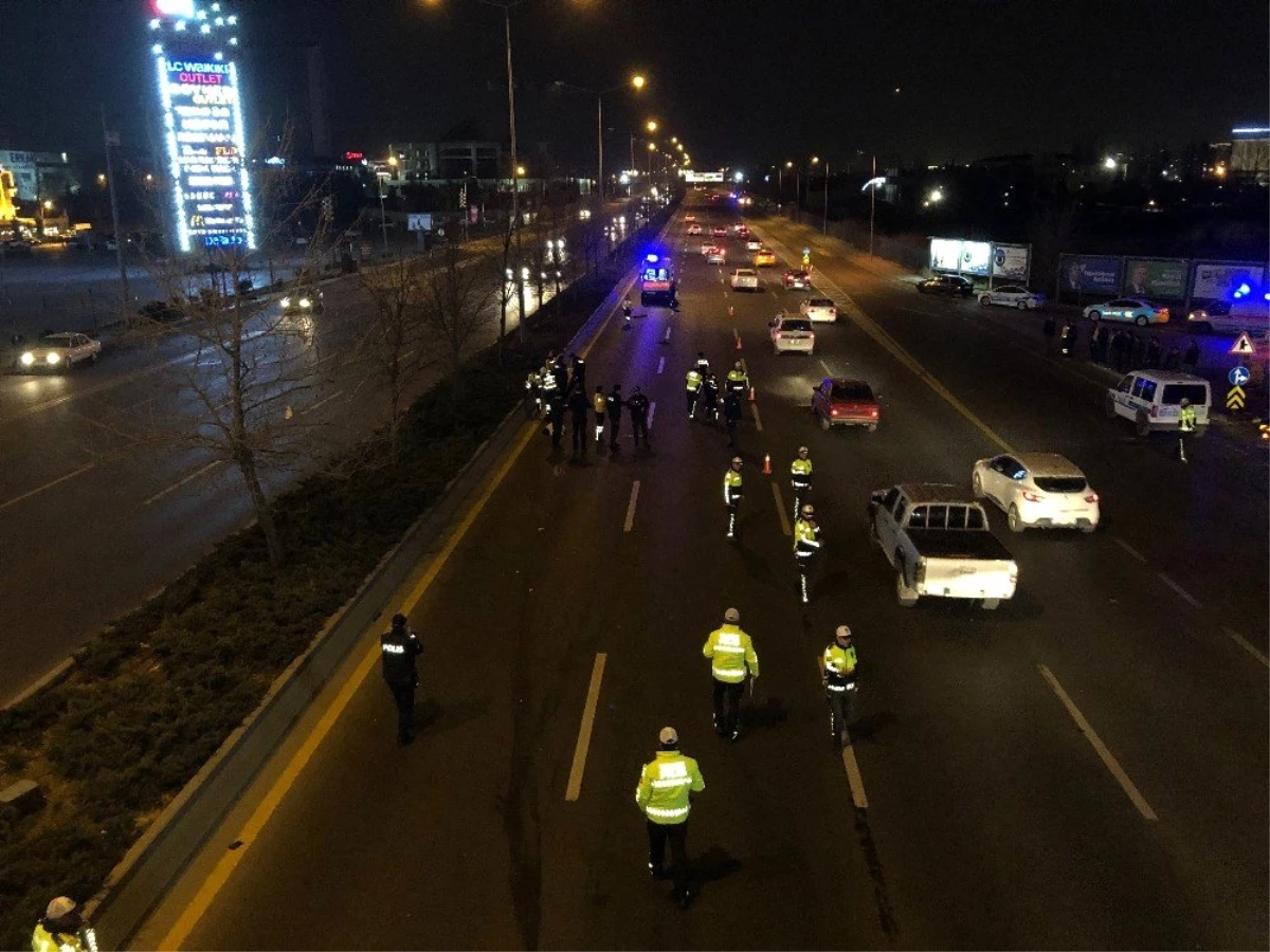 Başkent\'te Yolun Karşısına Geçmek İsteyen Kişiye Araba Çarptı: 1 Ölü, 1 Yaralı