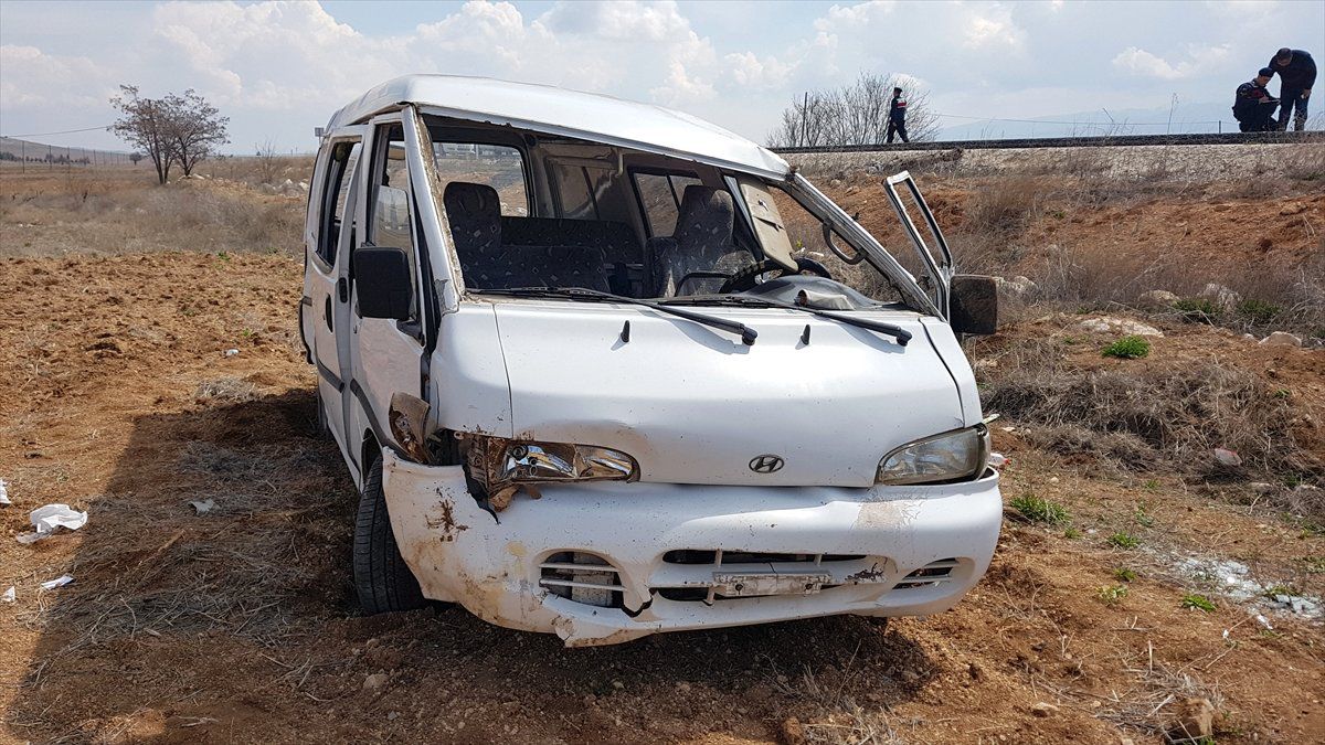 Burdur\'da Trafik Kazası: 3 Yaralı
