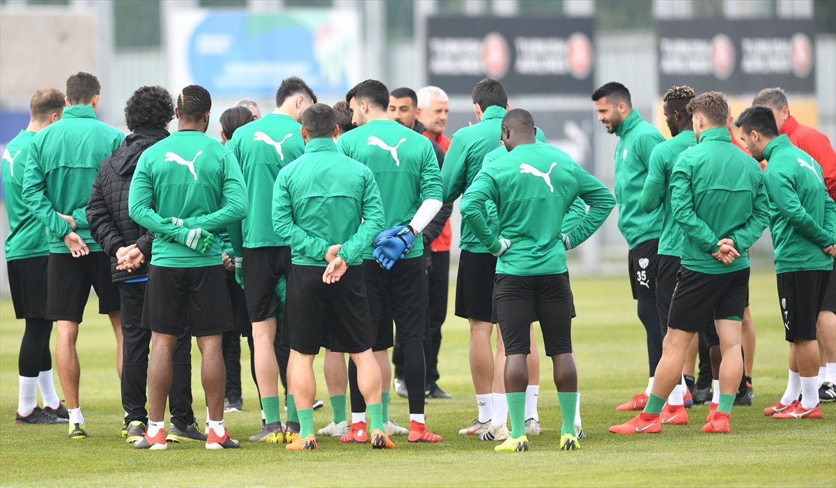 Bursaspor Çıkış Peşinde