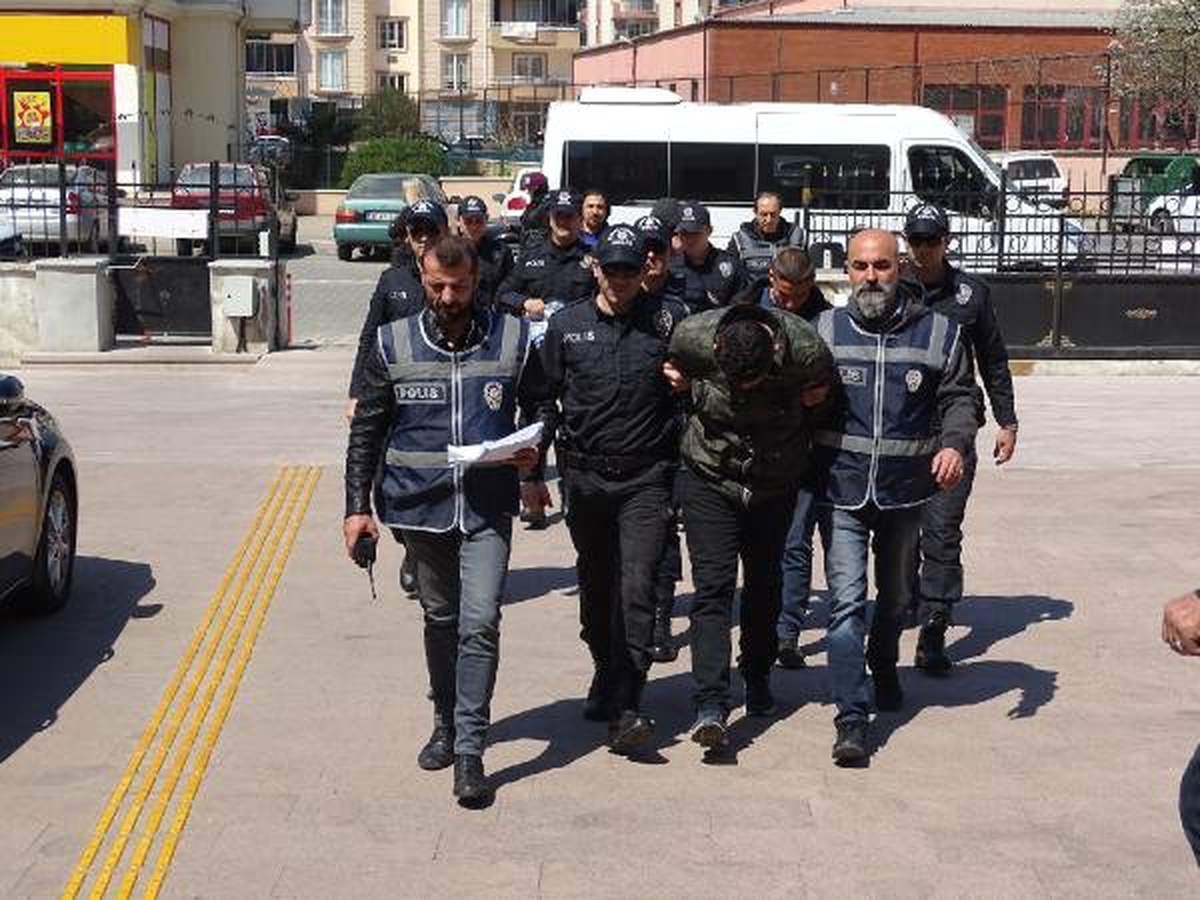 Edremit\'te 4 Kişilik Hırsızlık Şebekesi Yakalandı