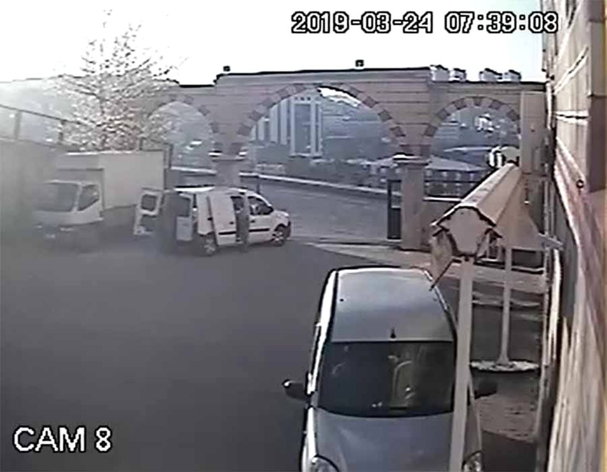 Gaziosmanpaşa\'da Bir Kamyon Tekstil Malzemesini Taksit Taksit Çaldılar