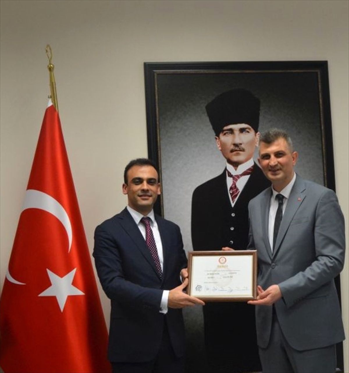 Gölcük Belediye Başkanı Sezer, Mazbatasını Aldı