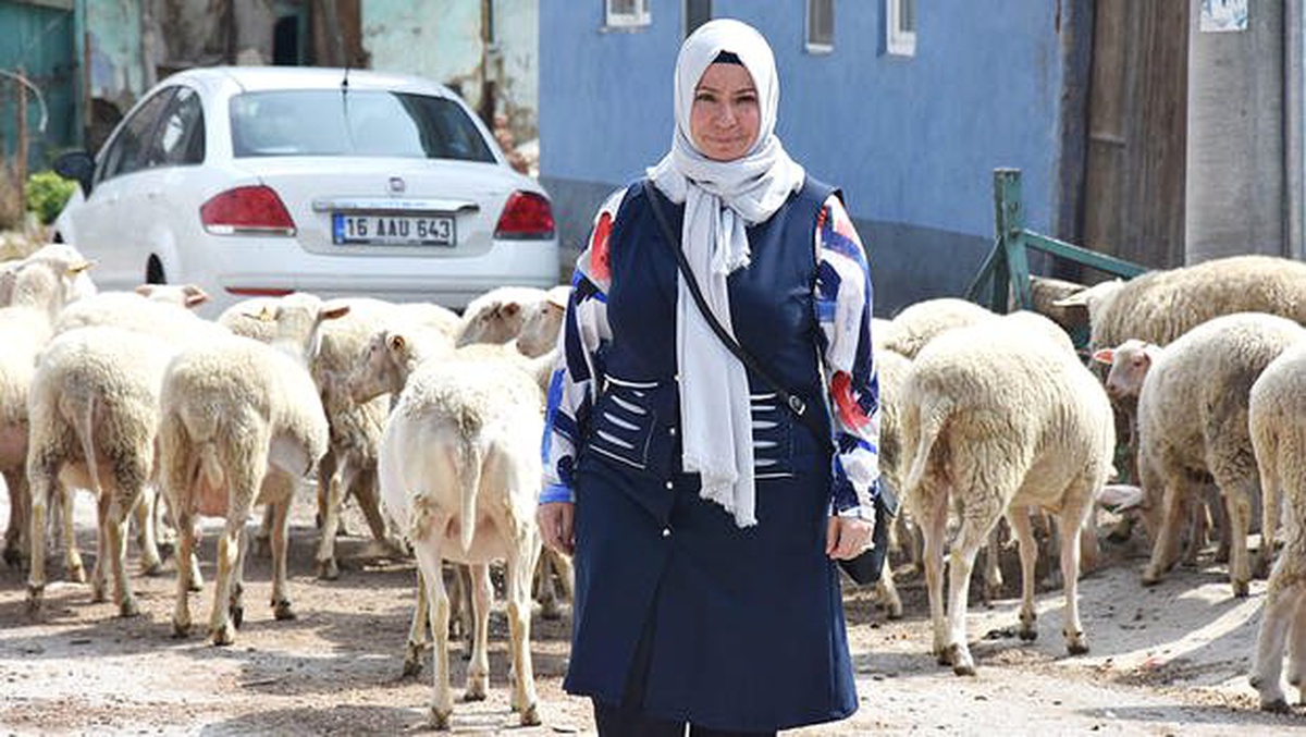Gurbetçi Ayşe, Ağabeyini 40 Oy Fark Atarak Muhtar Oldu
