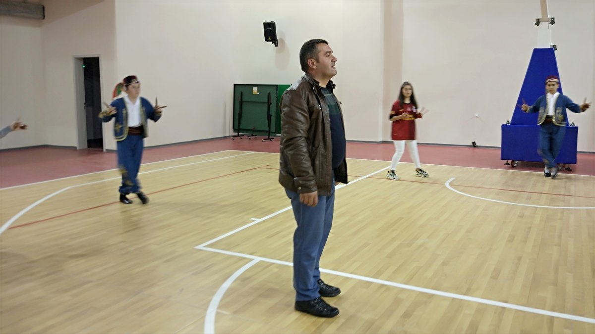 Halk Oyunları Gelecek Nesillere Aktarılıyor