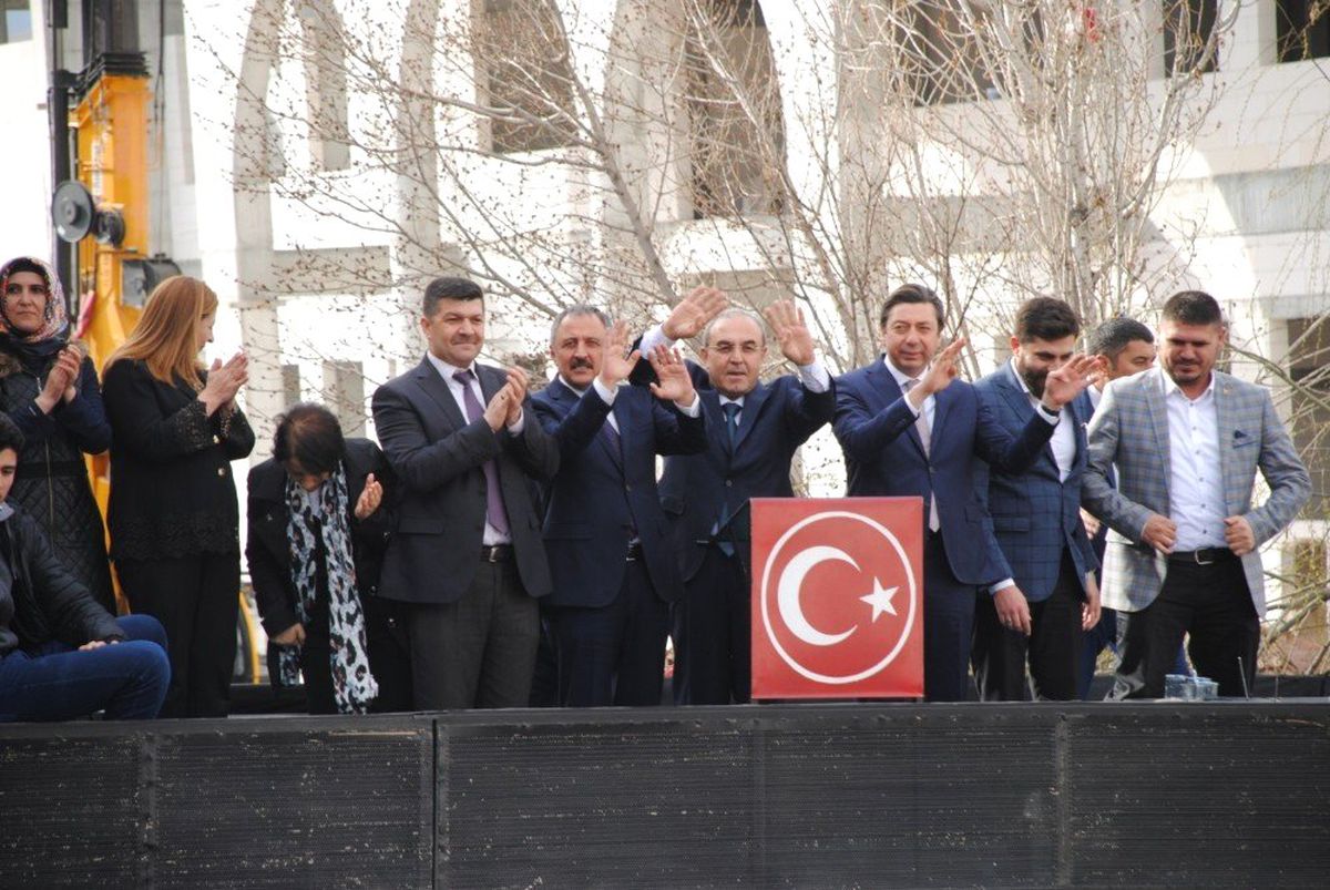 İlçe Belediye Başkanları Mazbatalarını Aldı