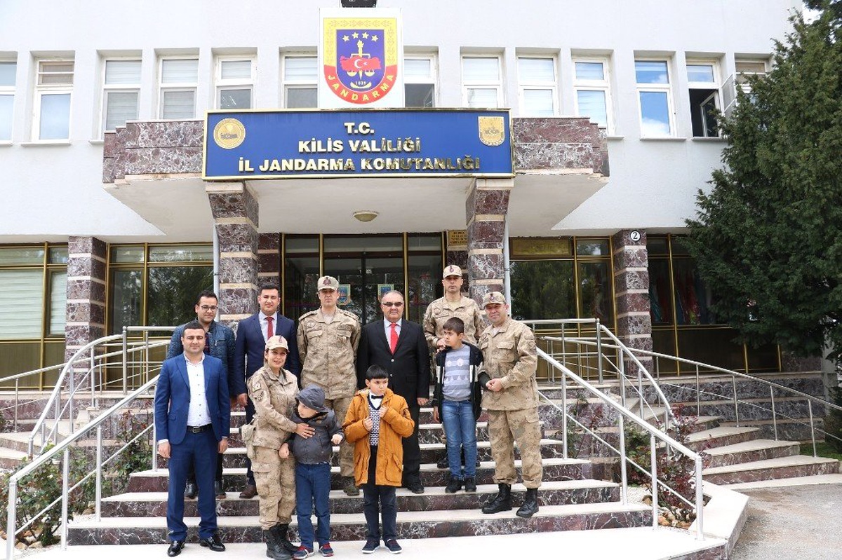 Kilis\'te Jandarmadan Otizme Karşı Mavi Işık