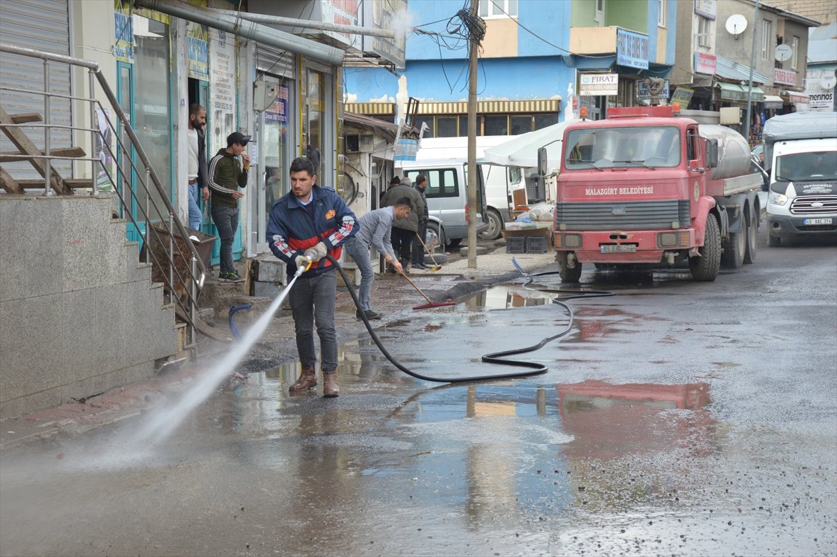 Malazgirt Belediyesinden Bahar Temizliği