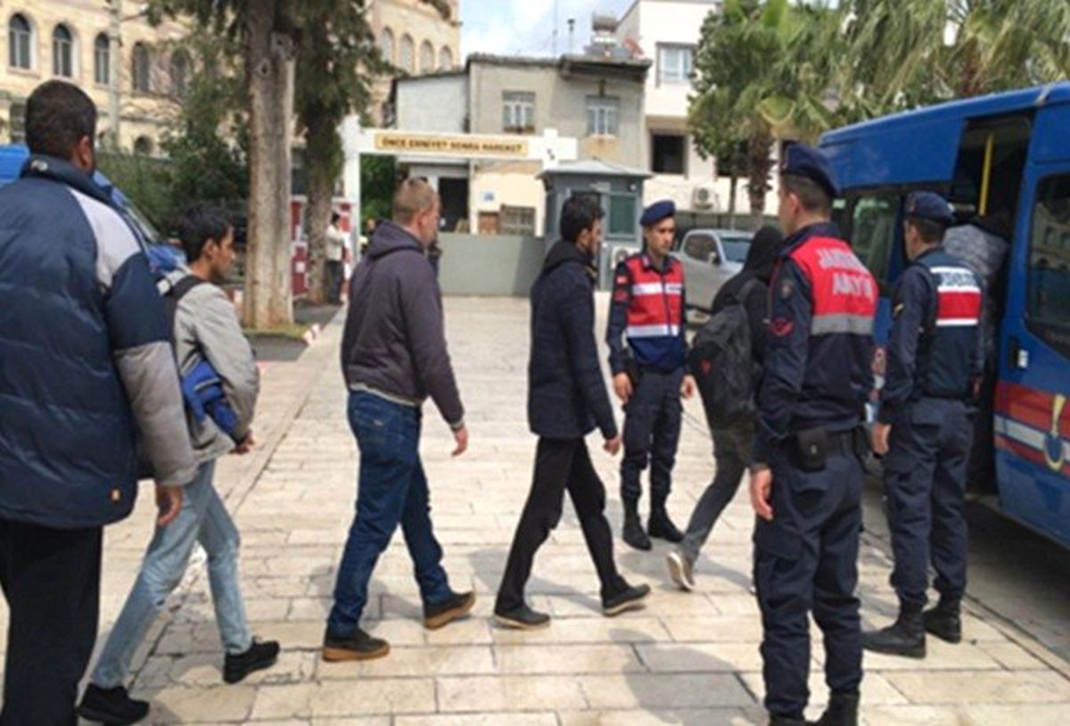 Mersin\'de Göçmen Kaçakçılığı Operasyonu