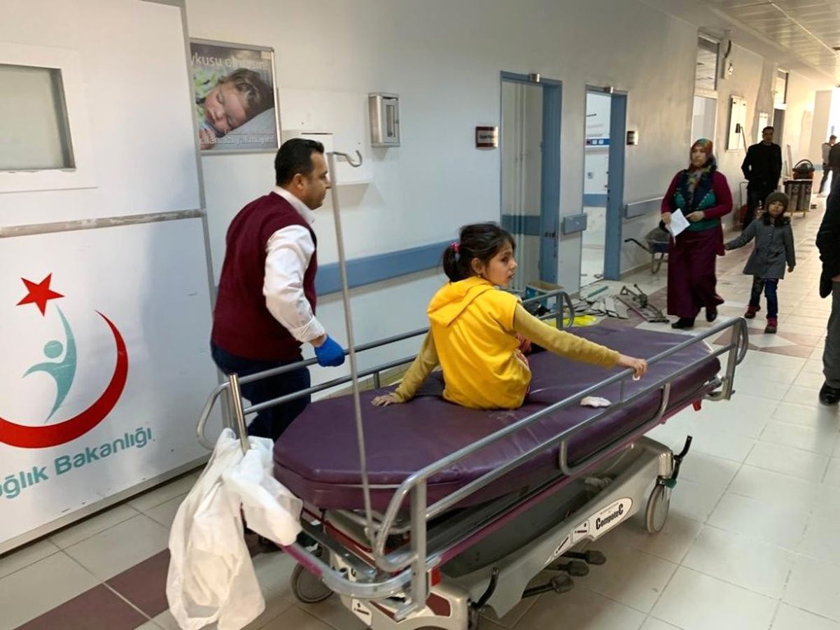 Otomobil Çocuğa Çarpıp Kaçtı