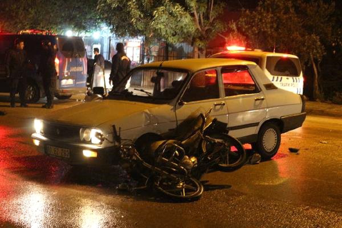 Otomobil ile Çarpışan Motosikletli, Yaralandı