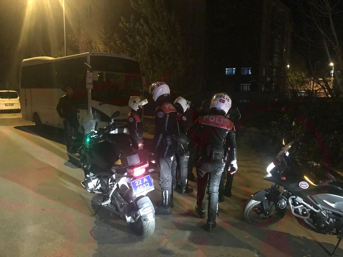 Polis Sokaklarda Düzensiz Göçmen Aradı