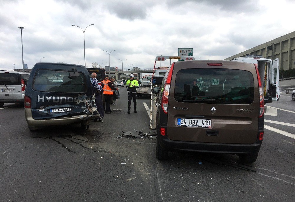 Tem\'de Zincirleme Kazada Trafik Durma Noktasına Geldi