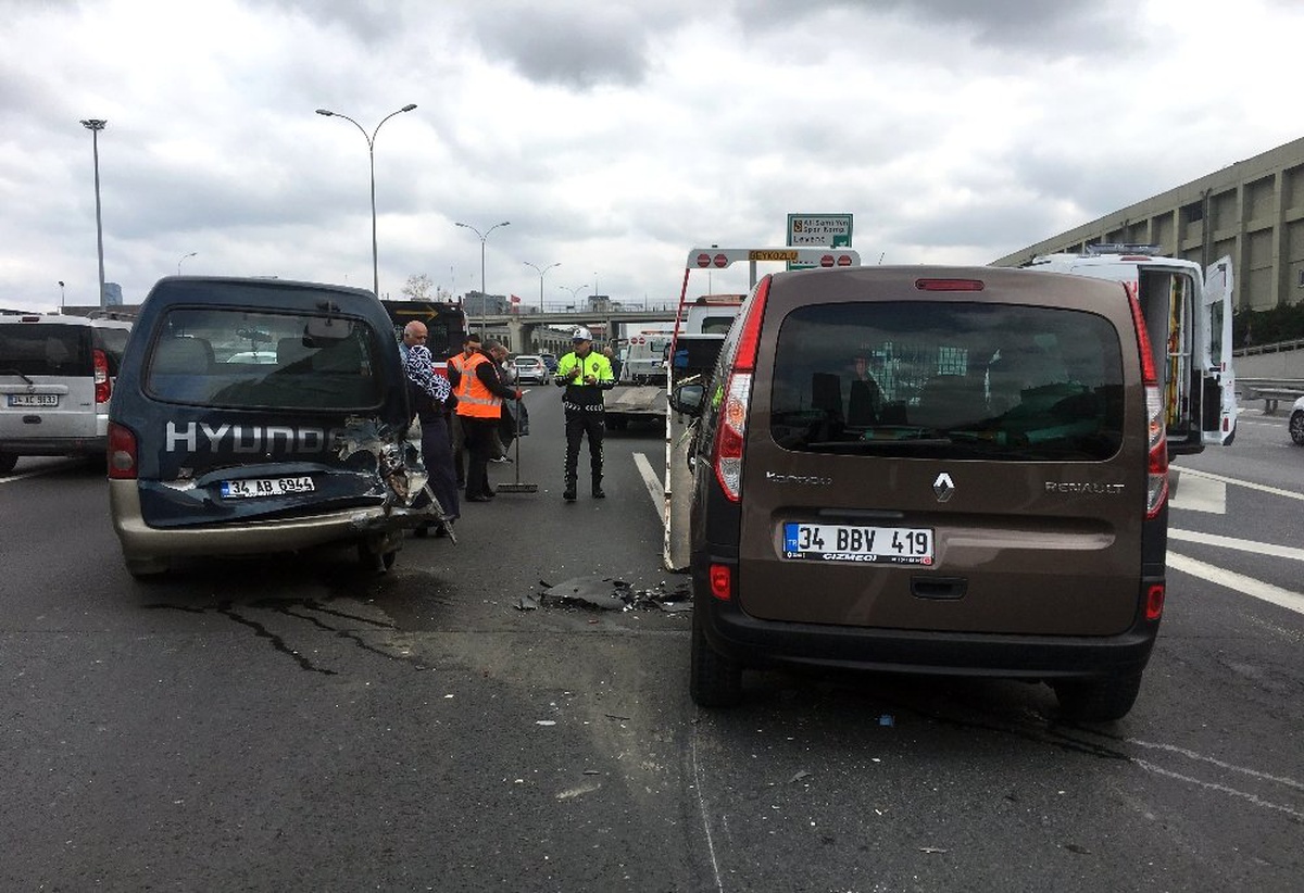 Tem\'de Zincirleme Kazada Trafik Durma Noktasına Geldi