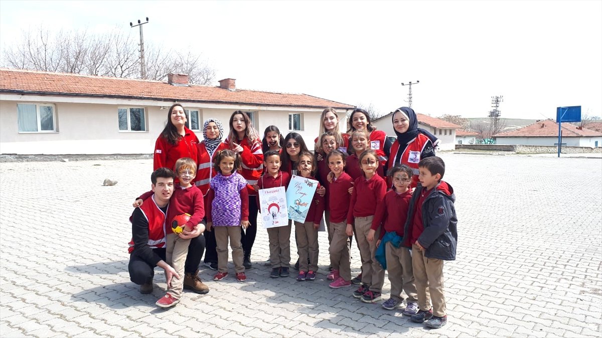Topladıkları Kitaplarla Kütüphane Kurdular