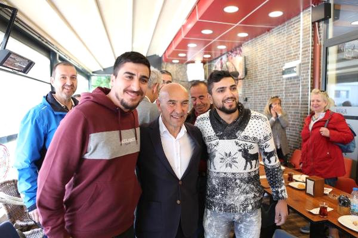 Tunç Soyer\'den En Çok Oy Aldığı Mahalleye Ziyaret